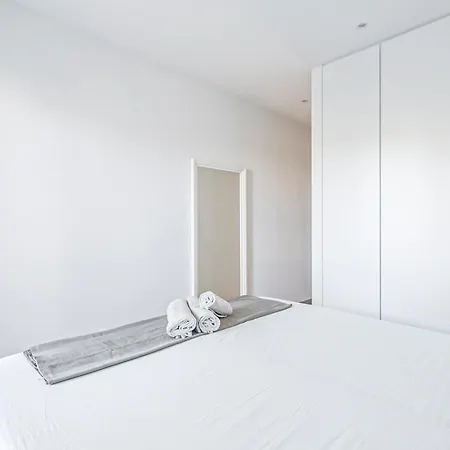 Apartment Tango *